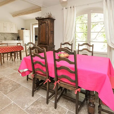Сasa de vacaciones Beautiful In With Kitchen Eygalières